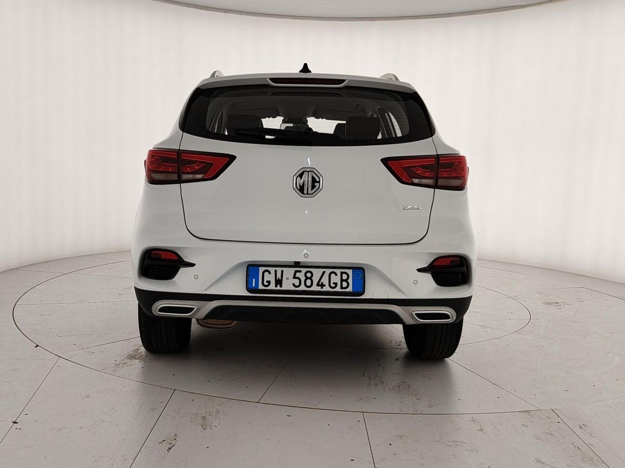 Mg ZS 1.5L 5MT LUXURY