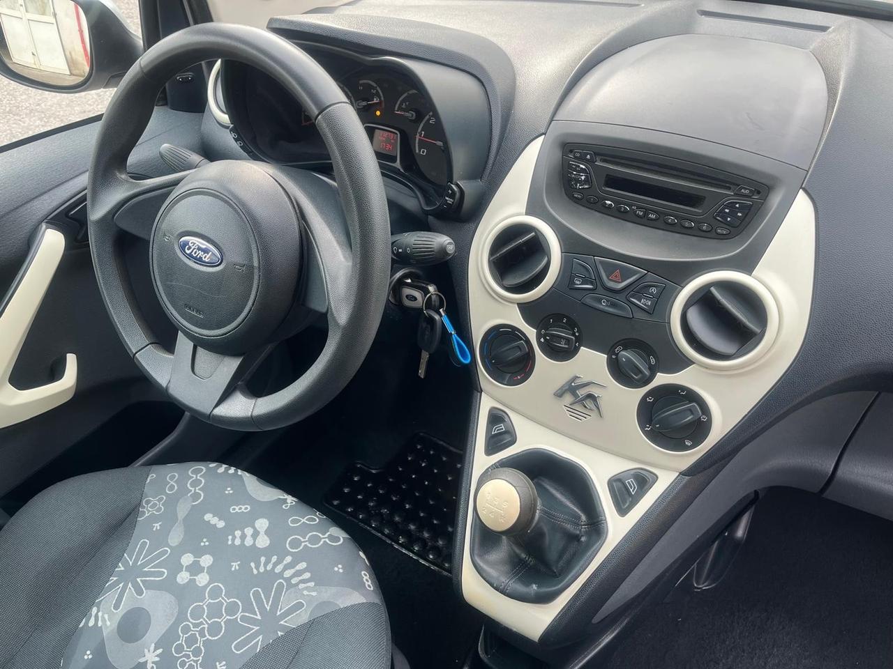 Ford ka 1.2 benz .-full opt-2013