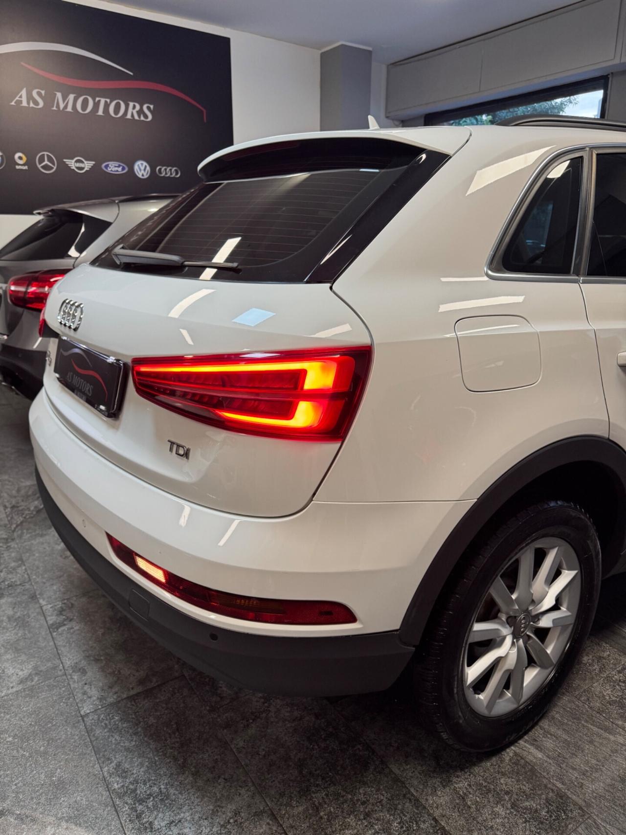 Audi Q3 2.0 TDI 120 CV S-Tronic Sport