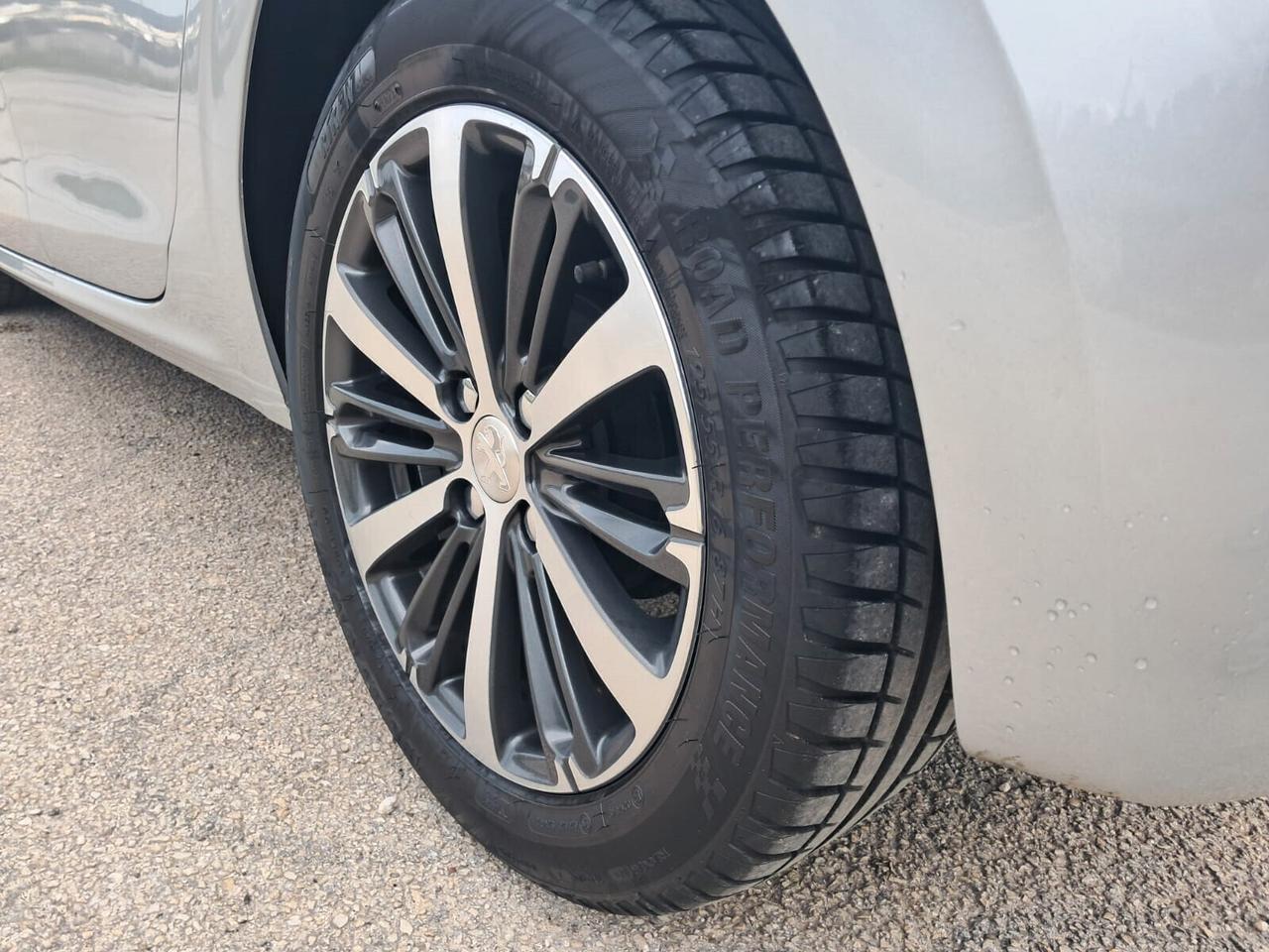 Peugeot 208 1.2 - 5 posti 60 Kw (Benzina/Gpl)