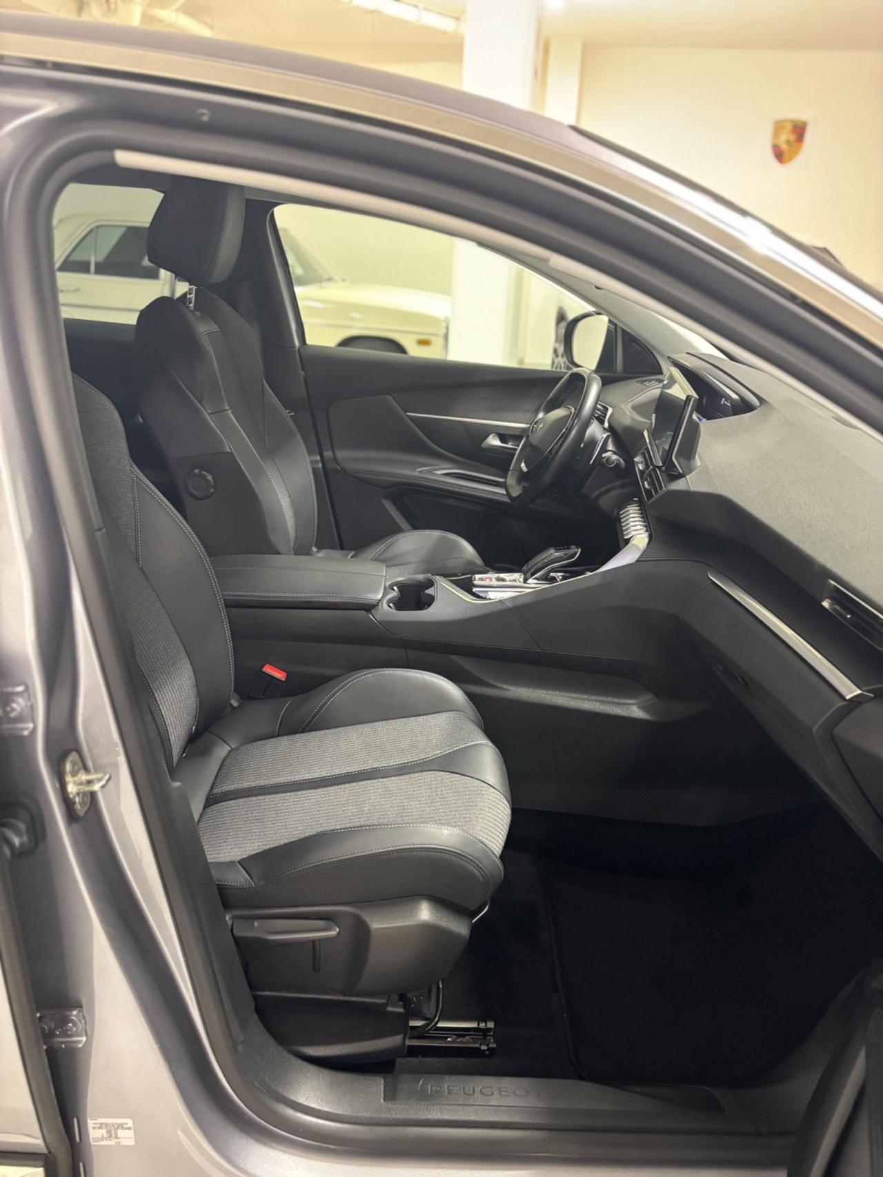 Peugeot 3008 BlueHDi 130 S&S EAT8 Allure Pack