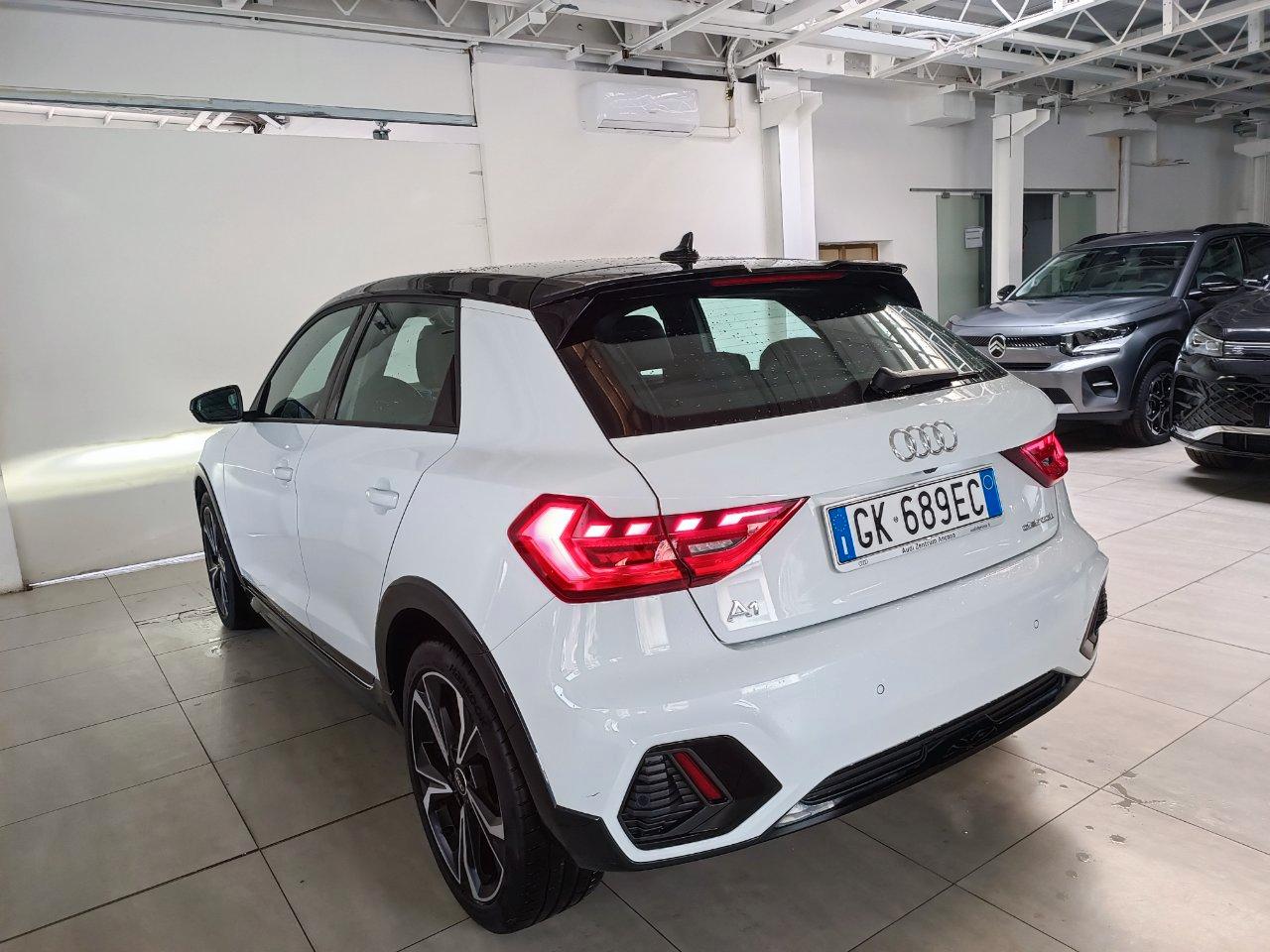 Audi A1 Allstreet 30 1.0 tfsi Identity Contrast 110cv