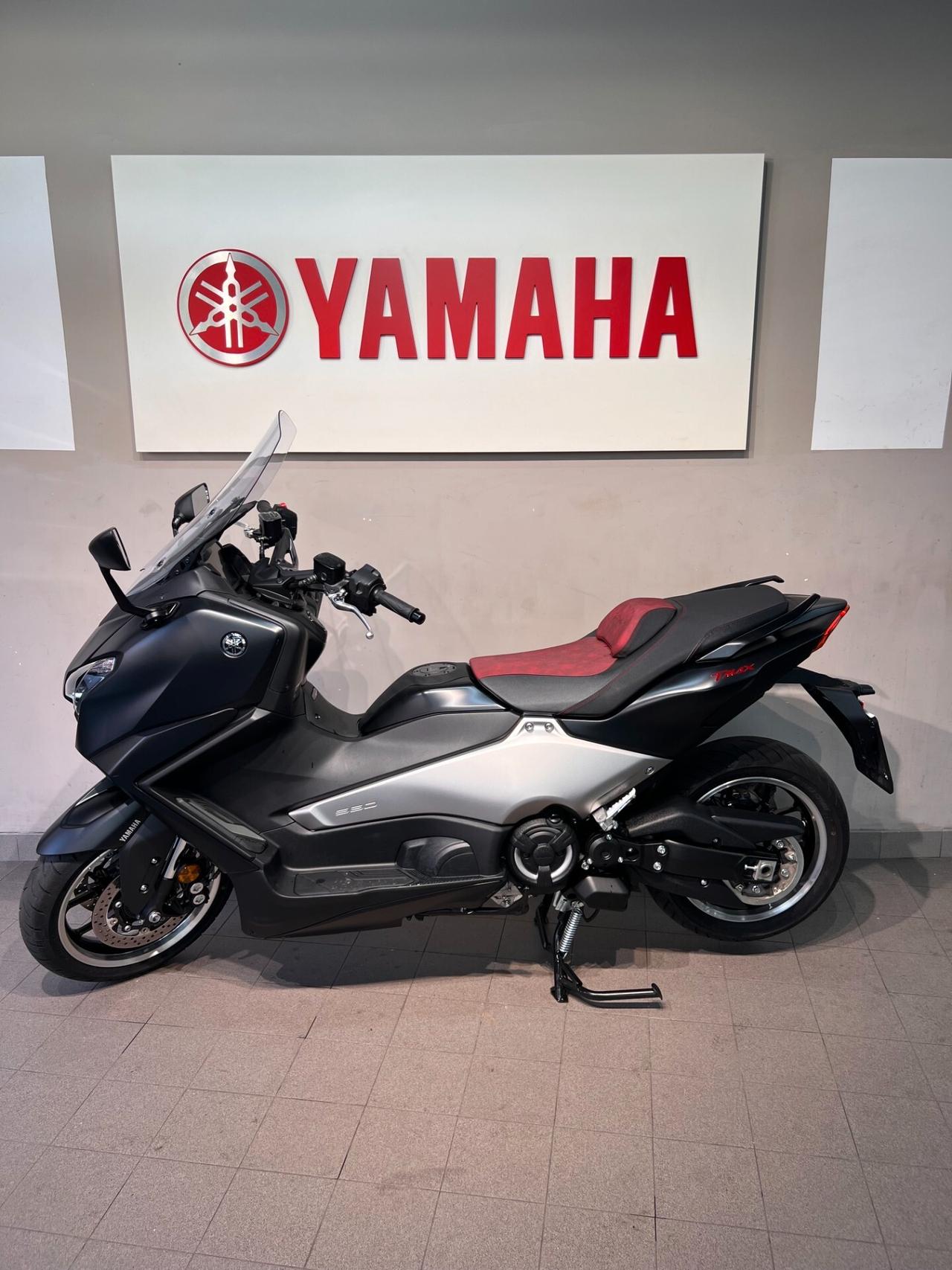 Yamaha T Max 560 BLACKMAX 25 ANNIVERSARY