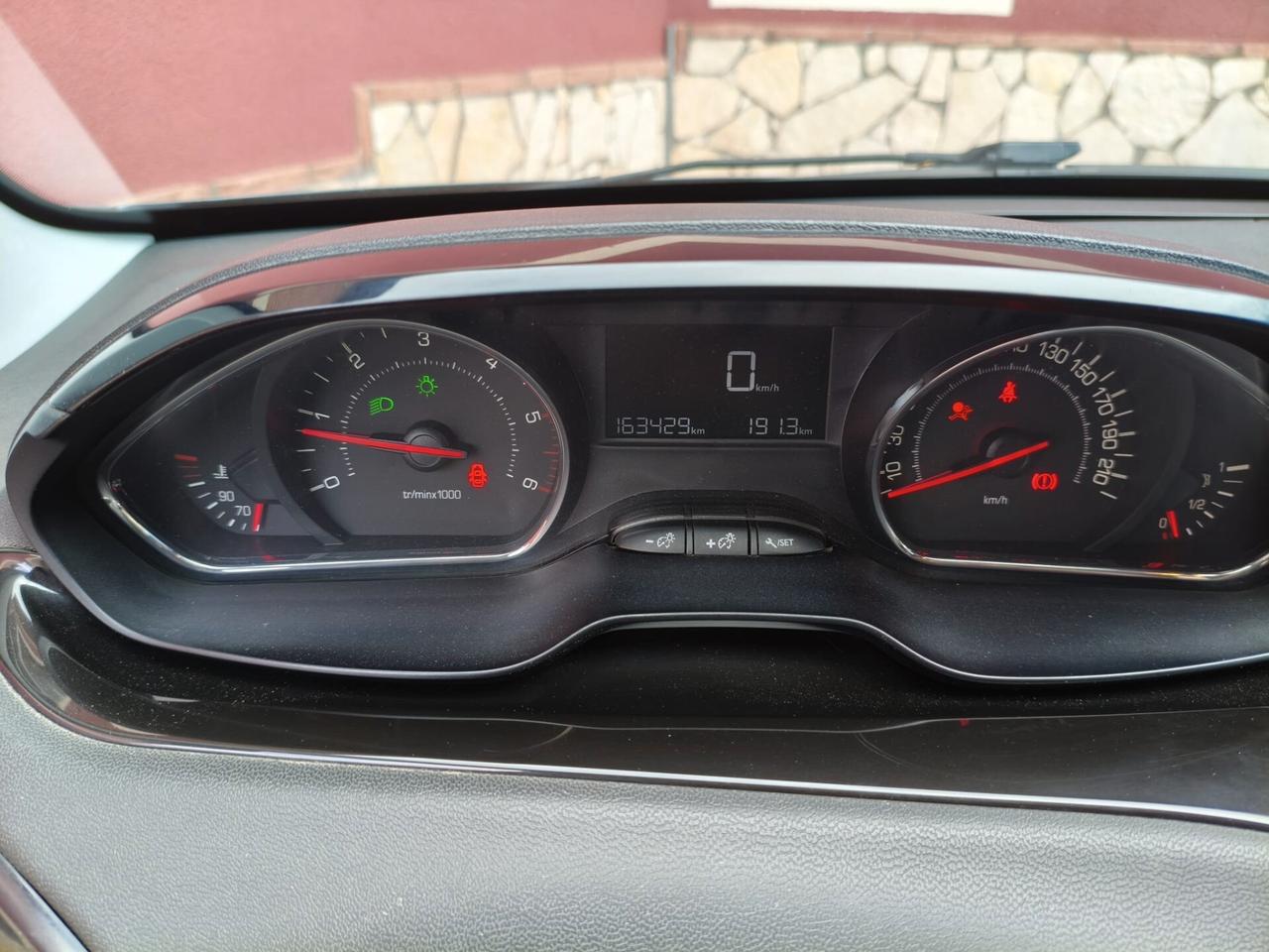 Peugeot 208 1.4 HDi 68 CV 5 porte Active