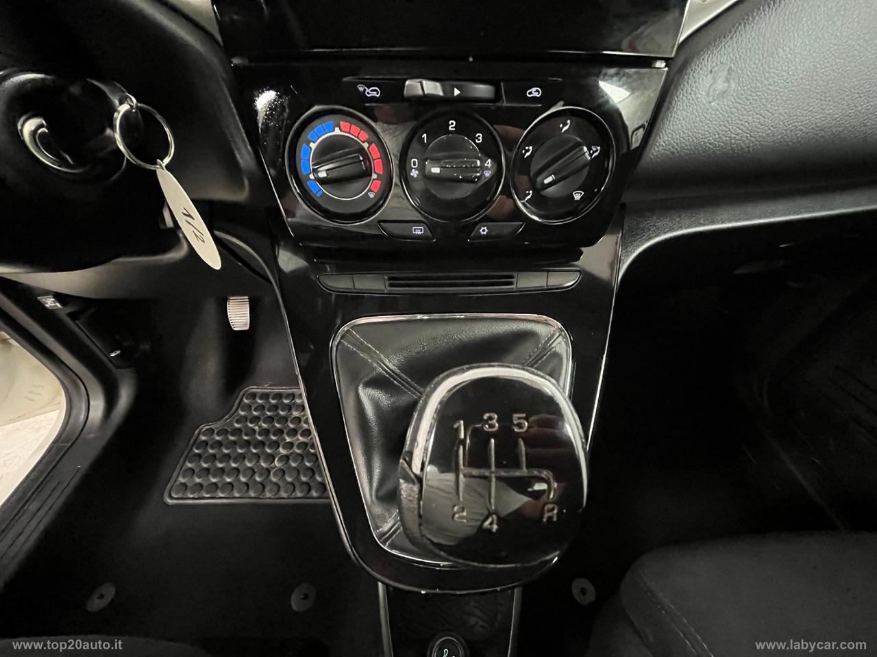 LANCIA Ypsilon 1.2 69 CV 5p. Silver