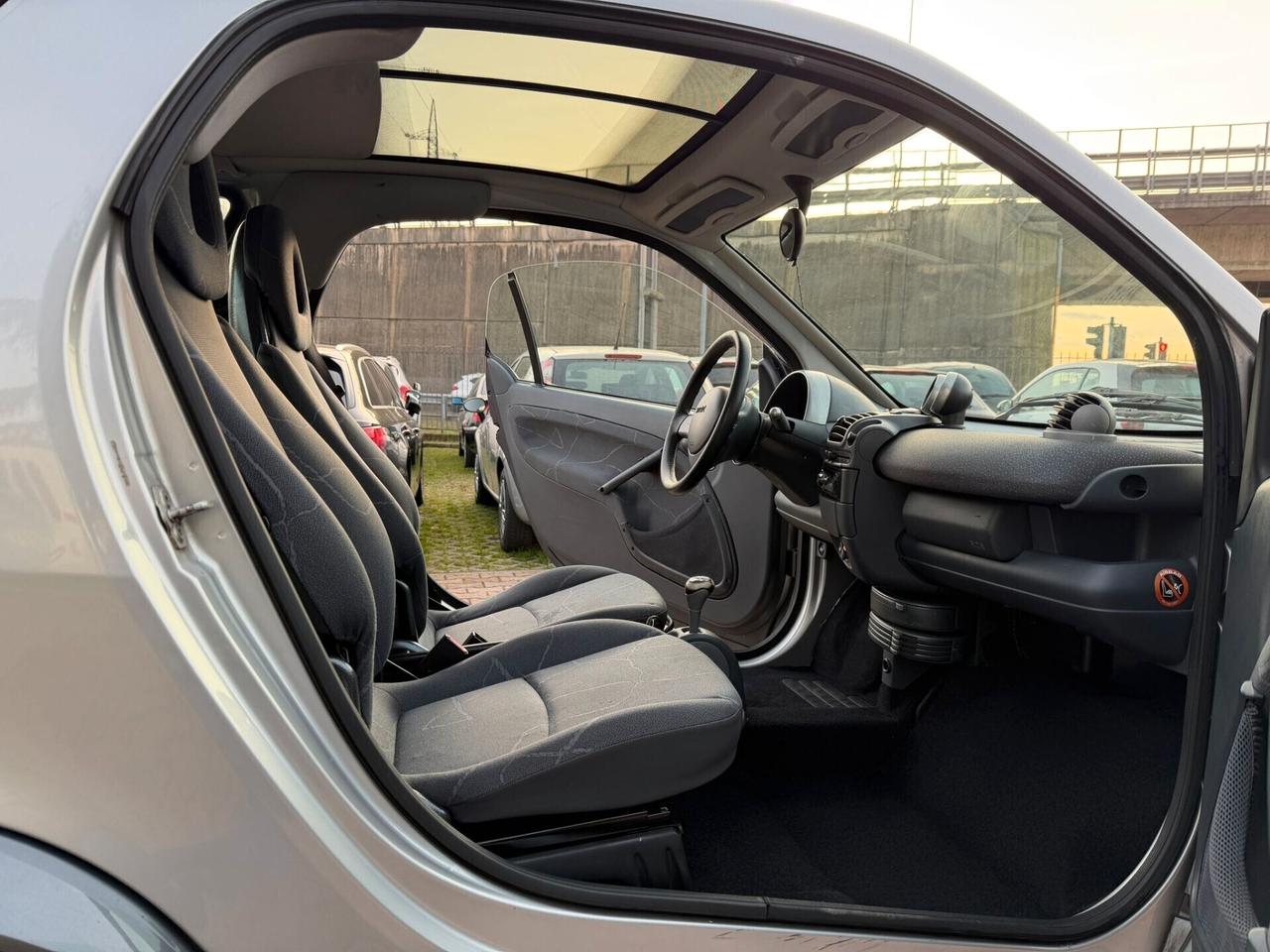 Smart ForTwo 700 coupé OK NEOPATENTATI TETTO PANORAMICO