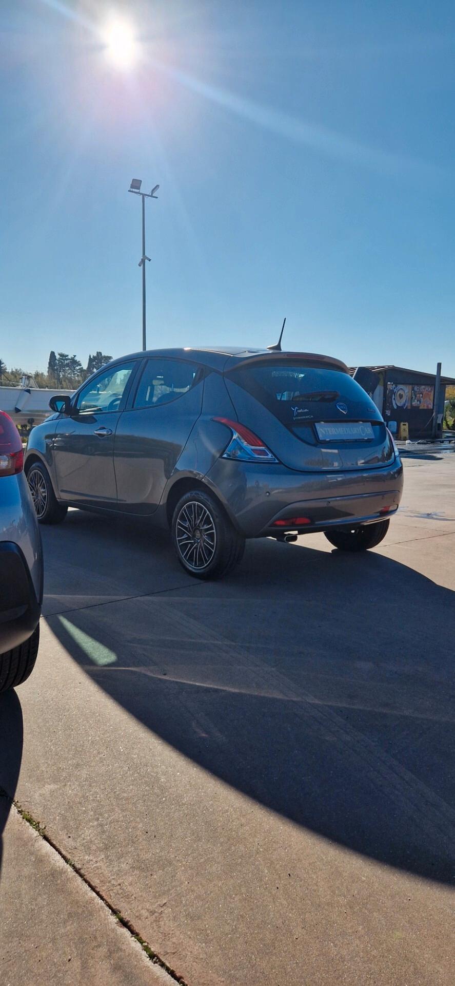 Lancia Ypsilon 1.0 FireFly 5 porte S&S Hybrid Maryne