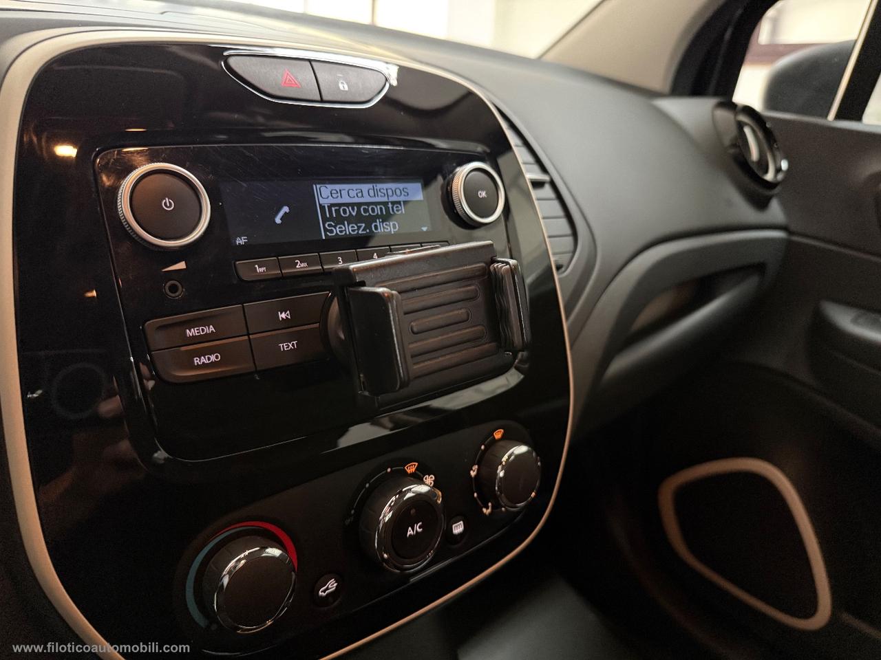 RENAULT Captur dCi 8V 90 CV Life BLUETOOTH - TAGLIANDATA