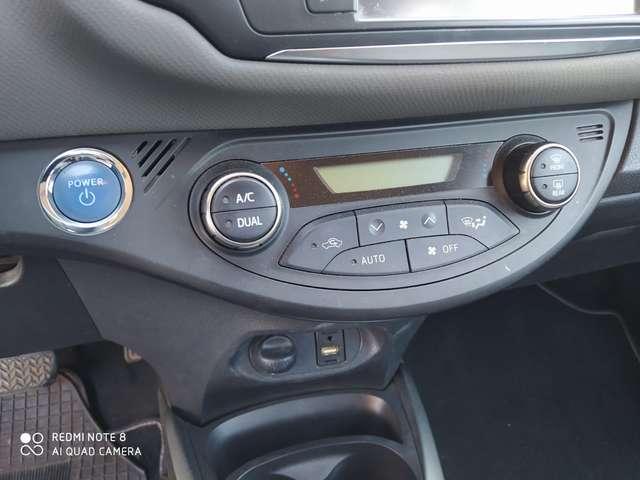 Toyota Yaris Yaris III 2015 5p 1.5h Active