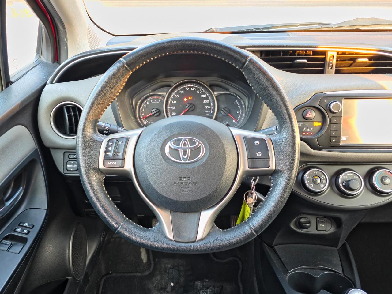 Toyota Yaris 1.0 5 porte Lounge CV-69 E6 Manuale NEO 2015