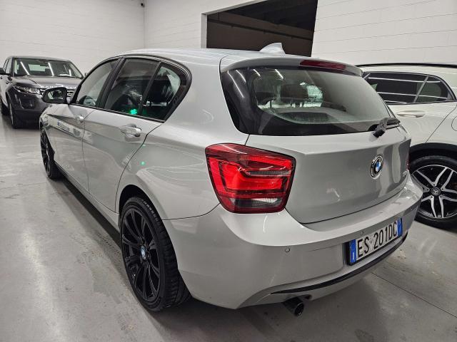 BMW 118 Serie 1 F/20-21 2011 118d 5p Sport