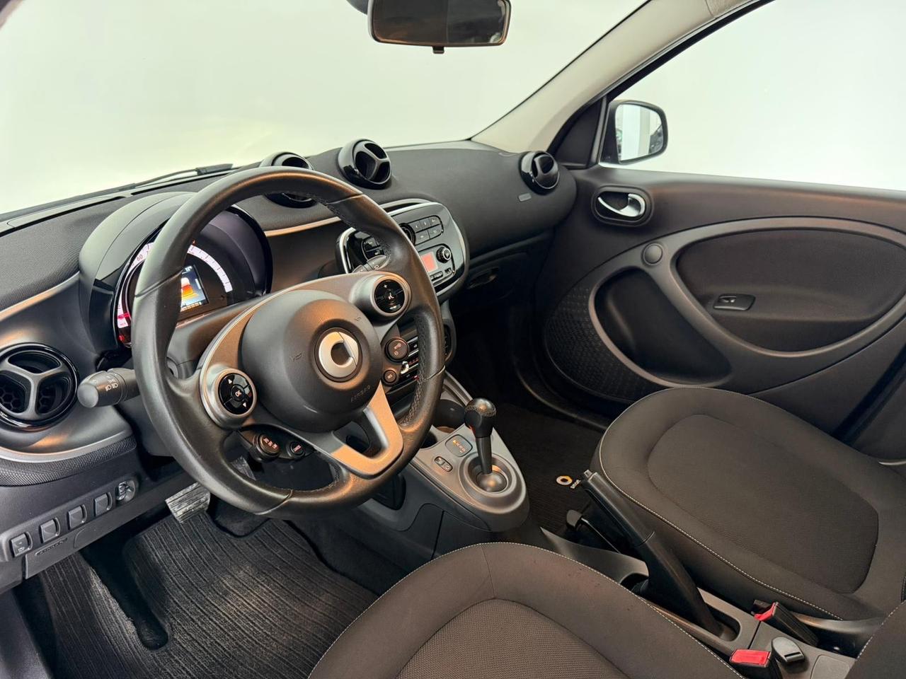 SMART FORFOUR PASSION AUTOMATICA TETTO PANORAMICO