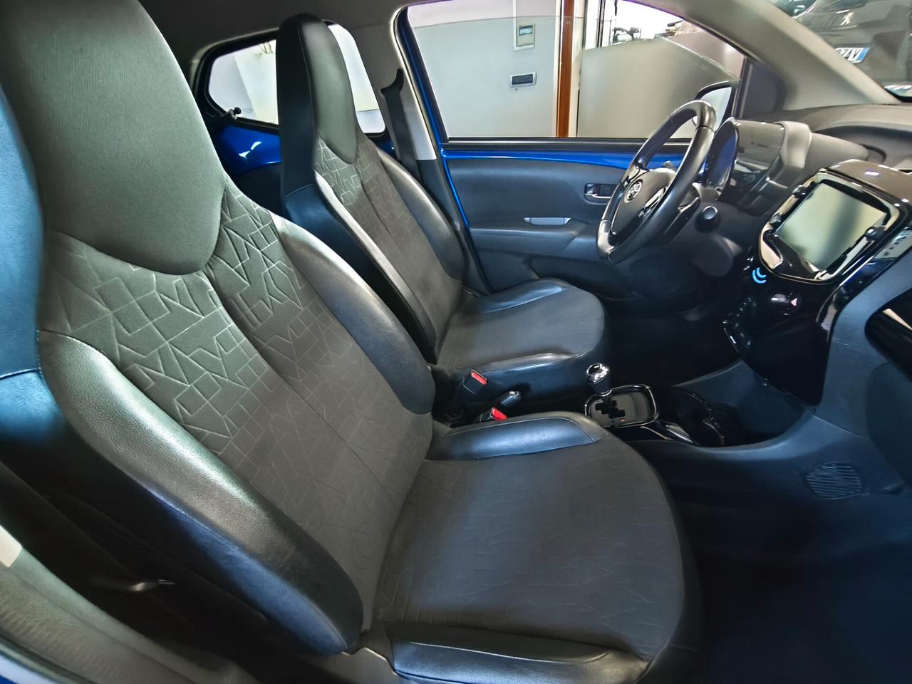 Toyota Aygo Connect 1.0 VVT-i 72 CV 5 porte x-clusiv MMT