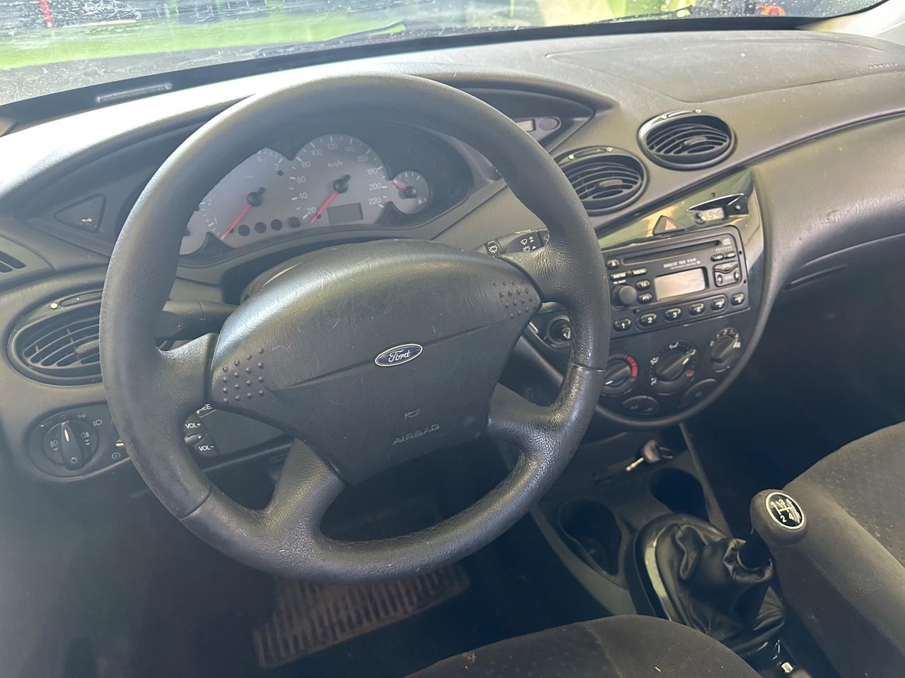 Ford Focus 1.6i 16V cat 5p. Ghia GPL
