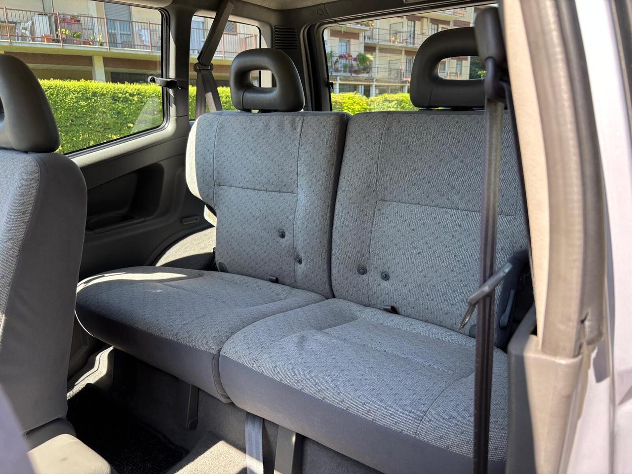 Nissan Terrano 2.4i alias Ford Maverick