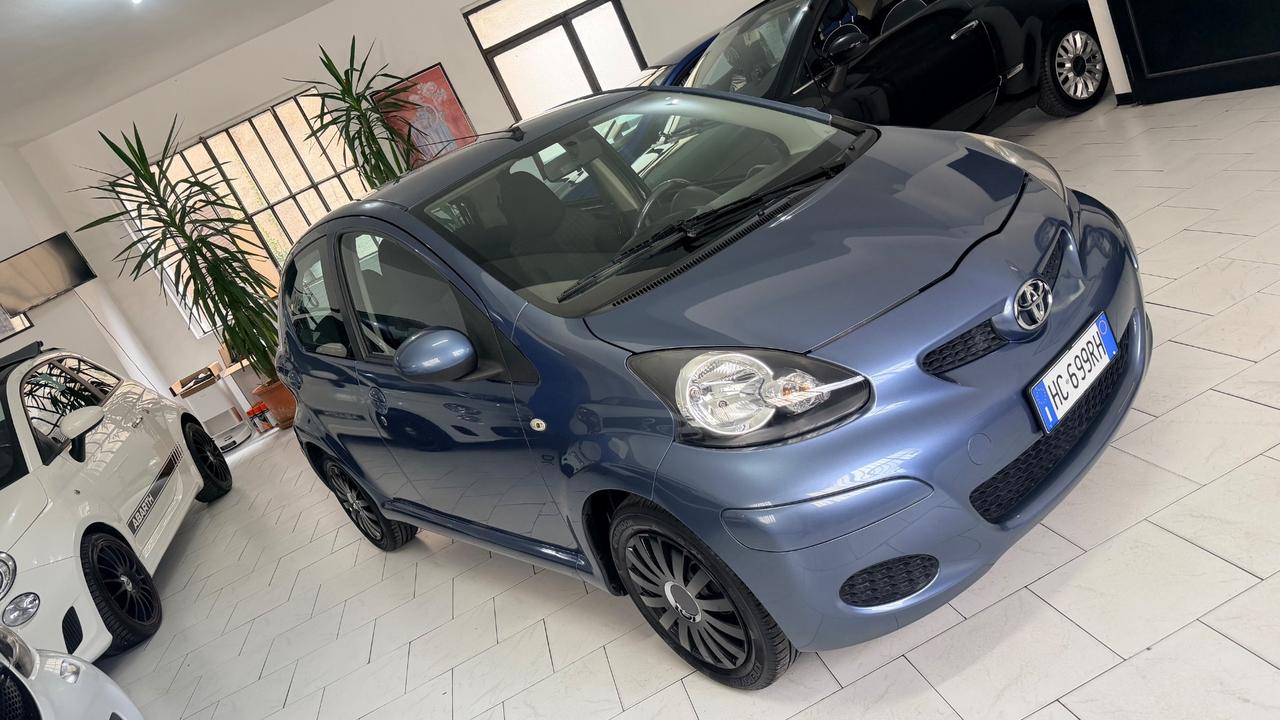 Toyota Aygo 1.0 12V VVT-i 5 porte Sol