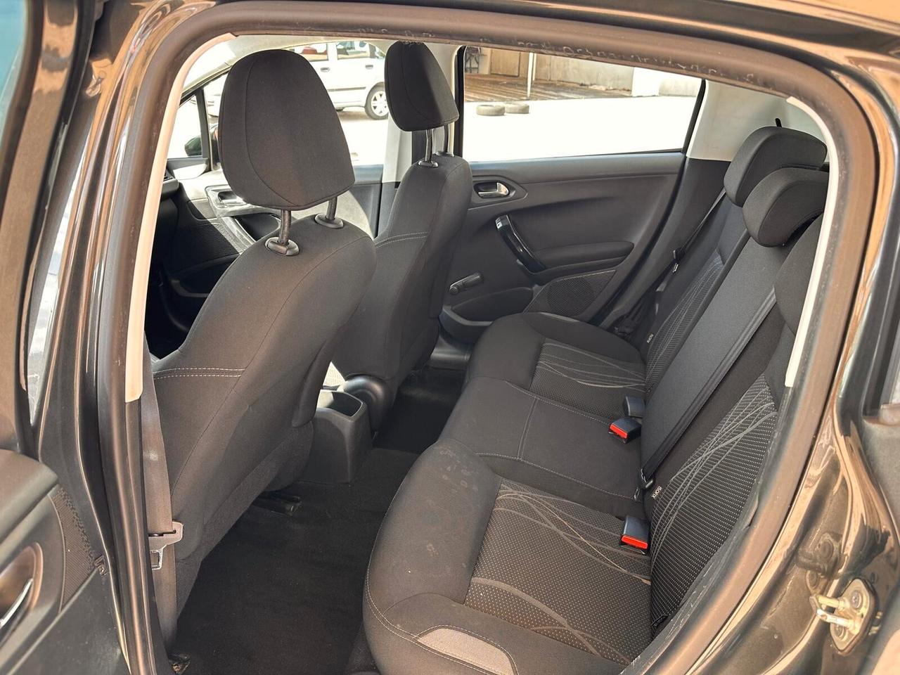 Peugeot 208 1.4 VTI 5 P GPL ALLURE