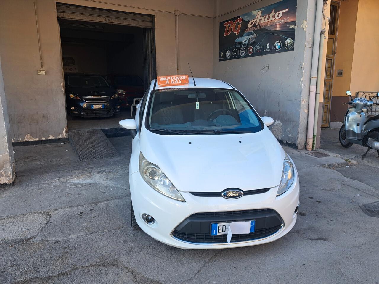 Ford Fiesta 1.4 GPL Titanium 2010 unico prop