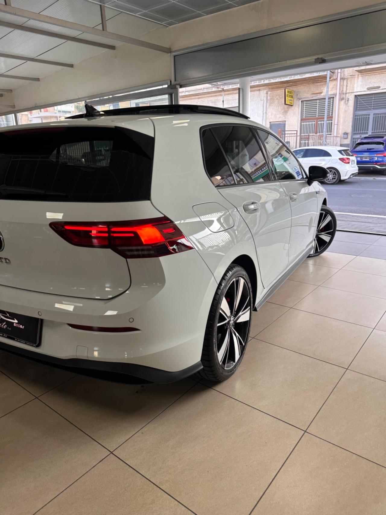 Volkswagen Golf 2.0 TDI GTD DSG 200CV