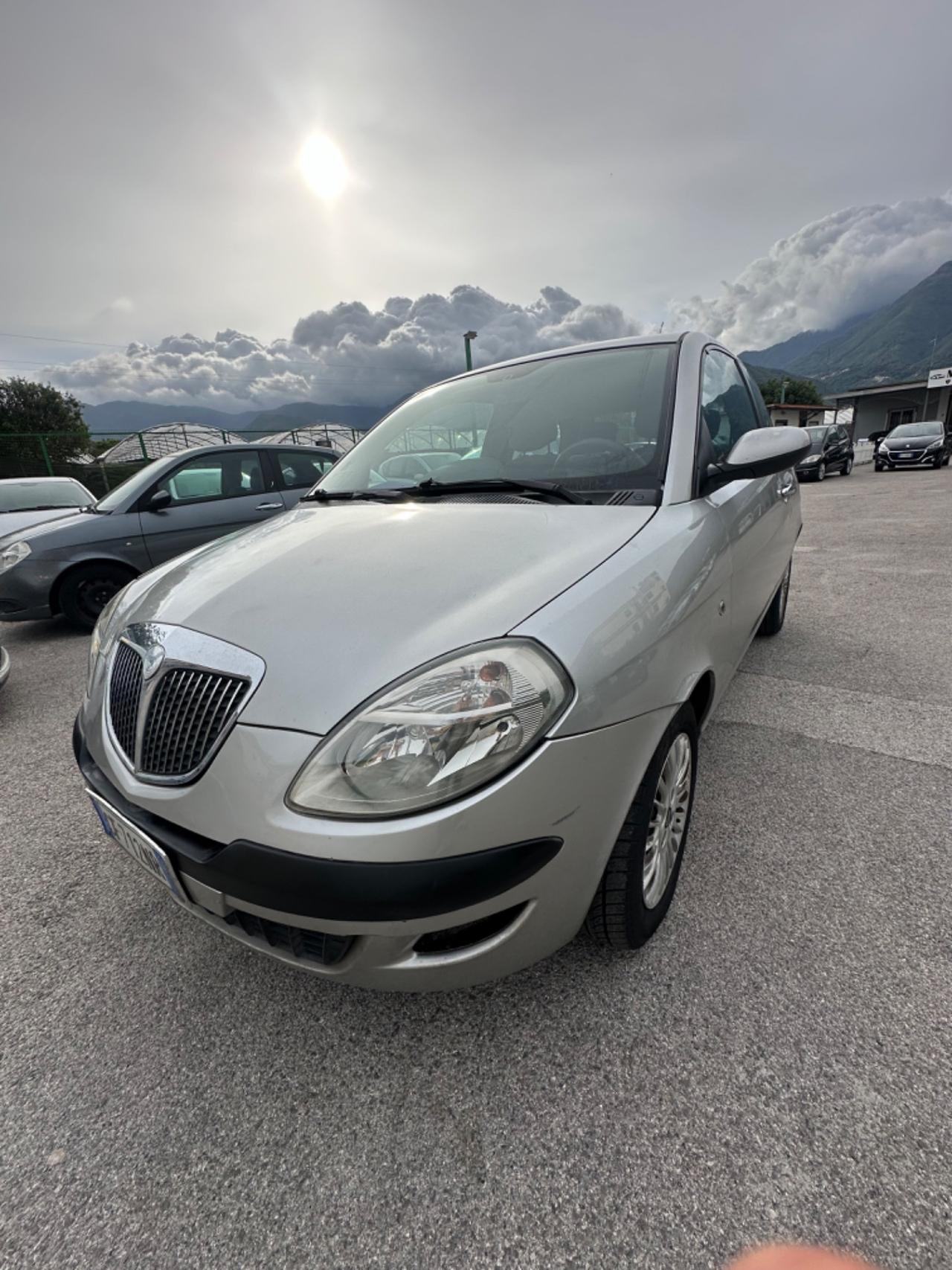 Lancia Ypsilon 1.2 Oro