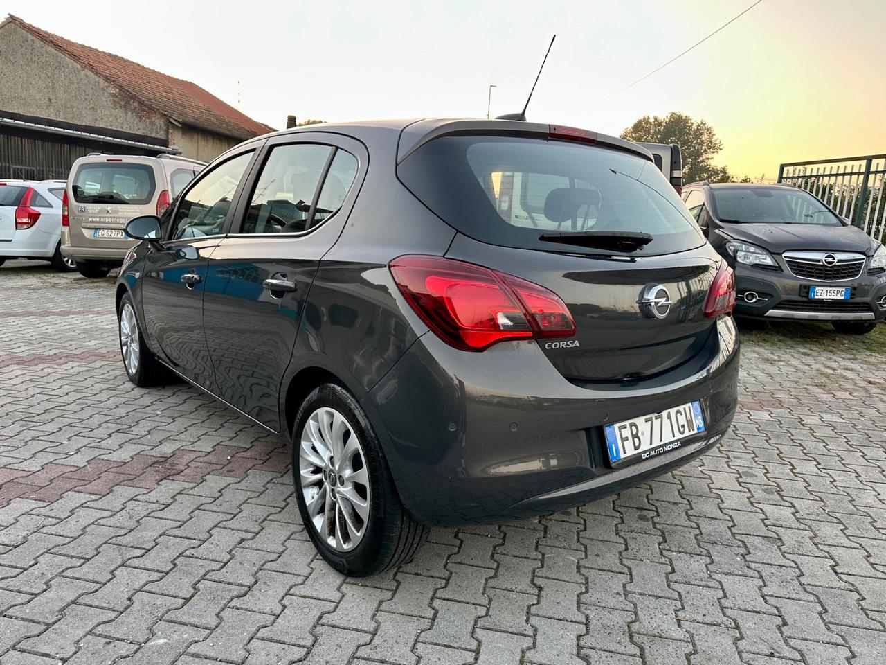 Opel Corsa 1.4 90CV S&S 5 porte Cosmo ** AUTOMATICA / NEOPATENTATI **