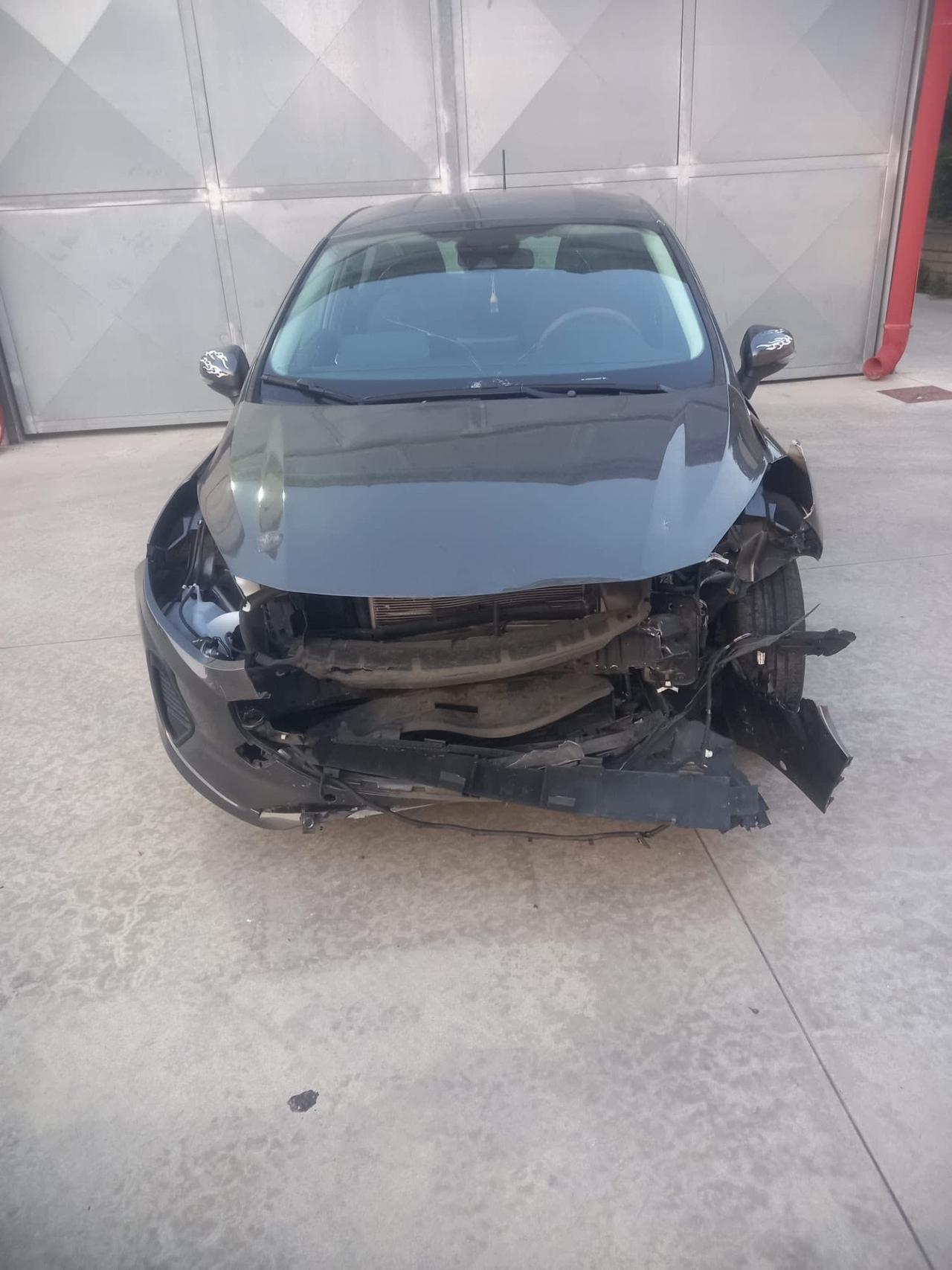 Ford Fiesta 1.1 2023 Incidentata sinistrata
