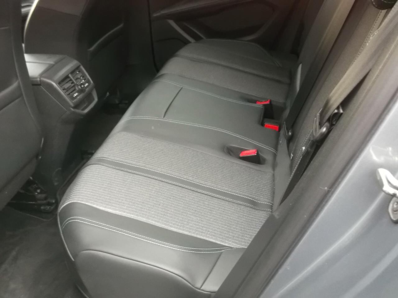 Peugeot 3008 Hybrid 225 e-EAT8 Allure Pack - 01