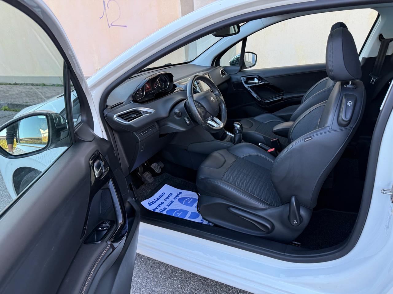 Peugeot 208 1.6 e-HDi 92 CV Stop&Start 3 porte Allure