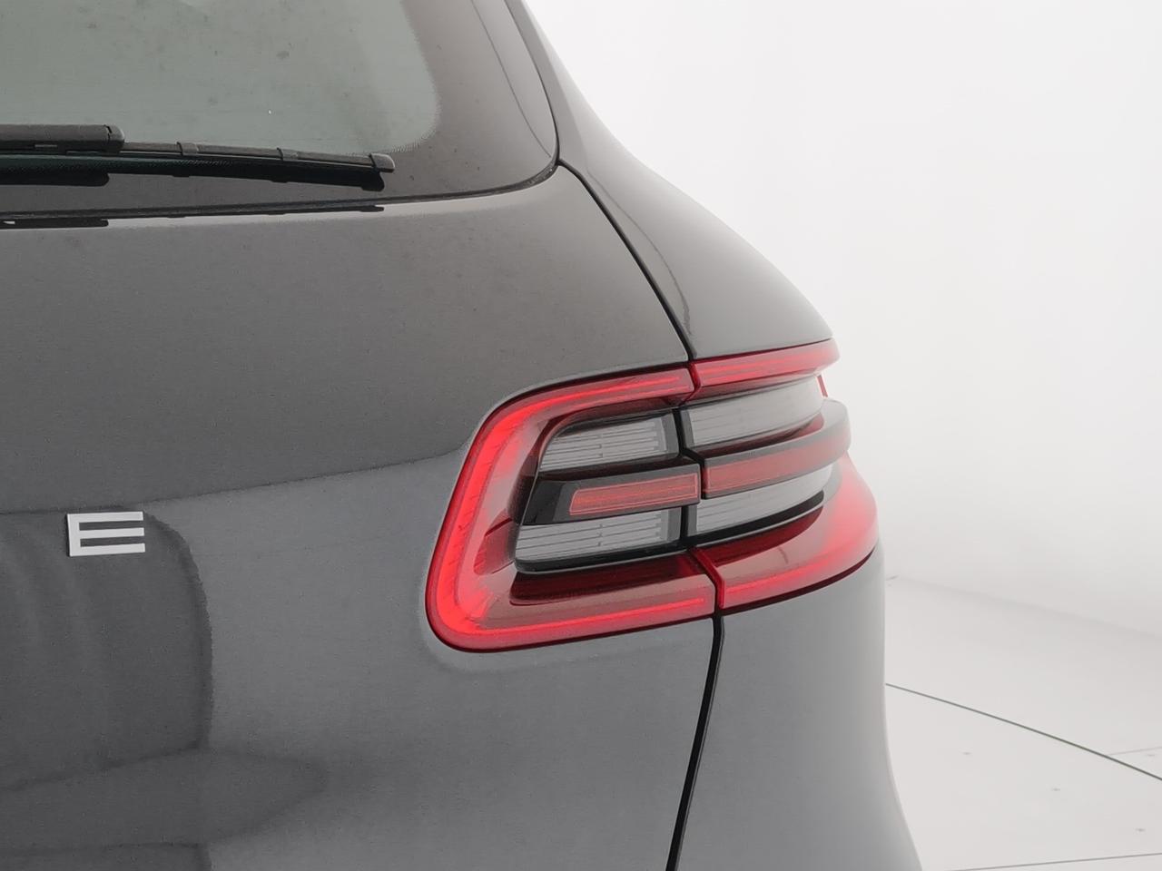 Porsche Macan 2.0 252cv