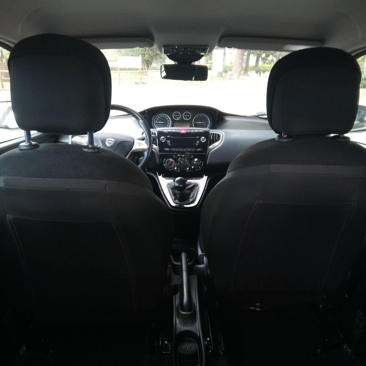 Lancia Ypsilon 1.2 69 CV 5 porte S&S Platinum
