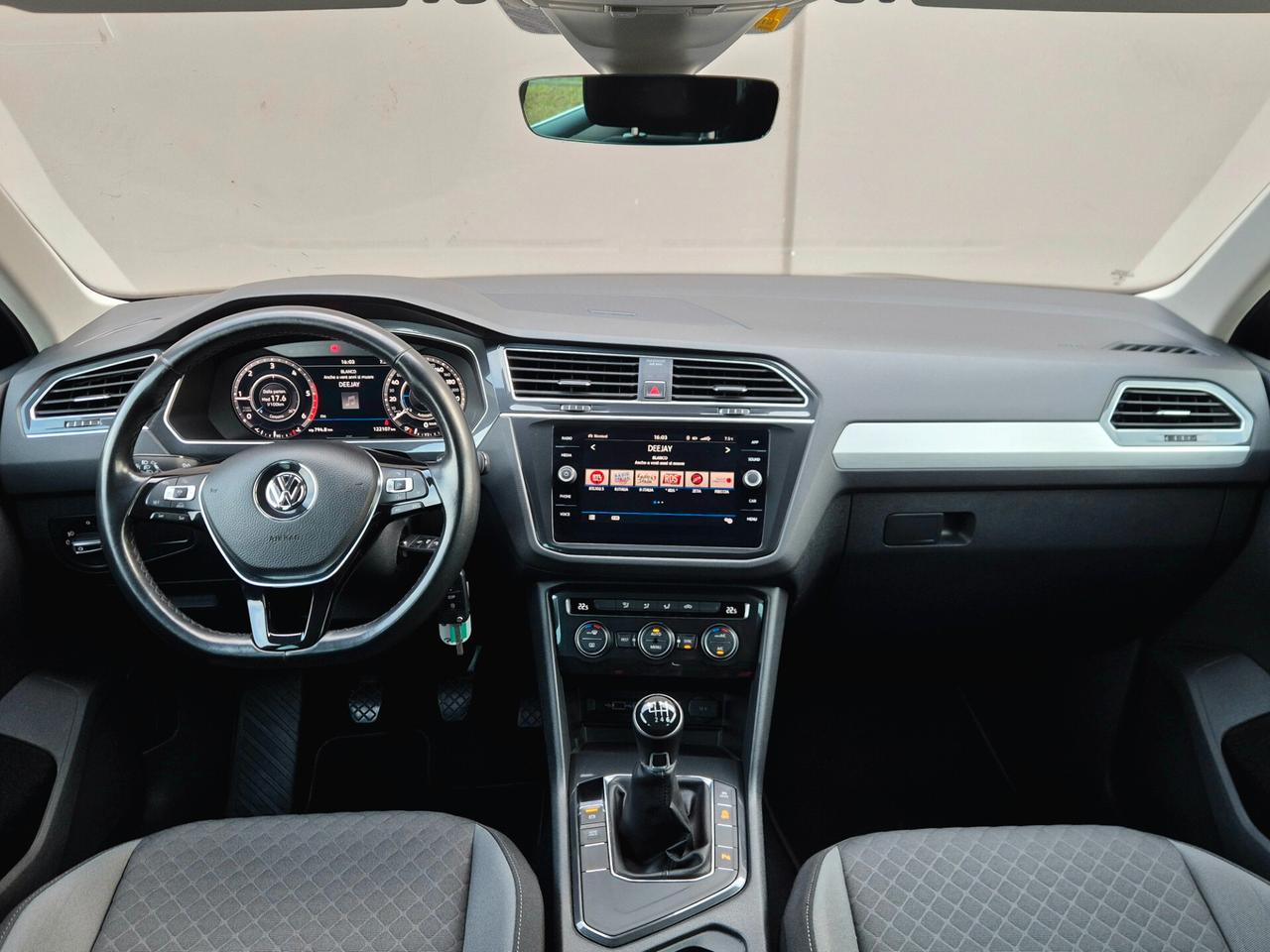 Volkswagen Tiguan 1.6 TDI R-Line Sport