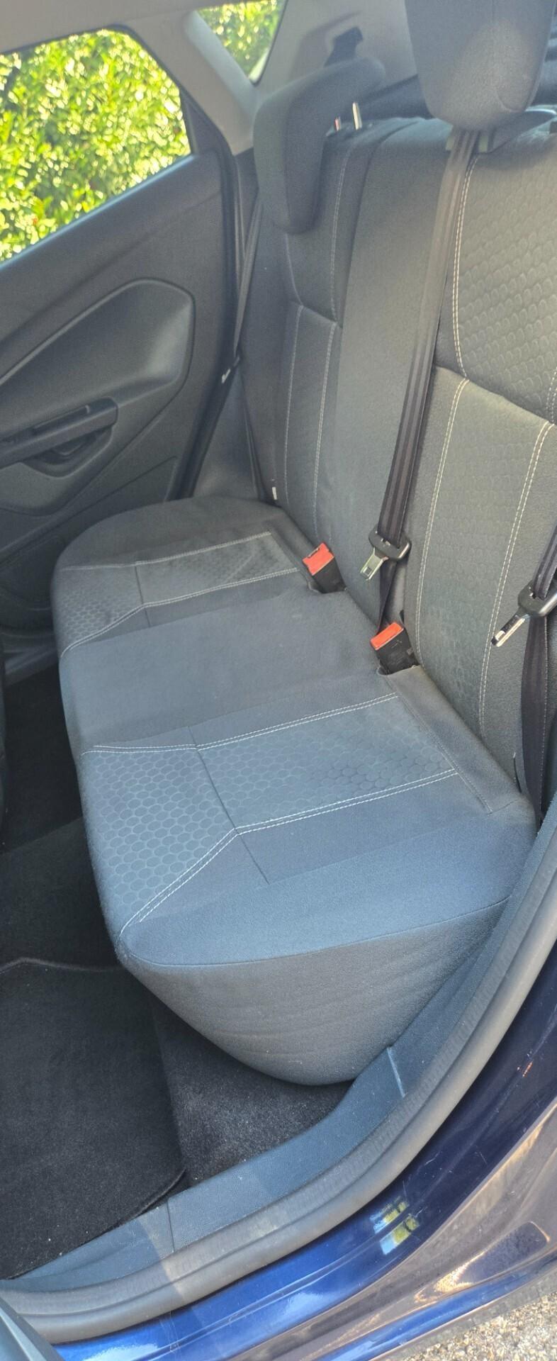 Ford Fiesta 1.4 TDCi 70CV 5 porte Titanium