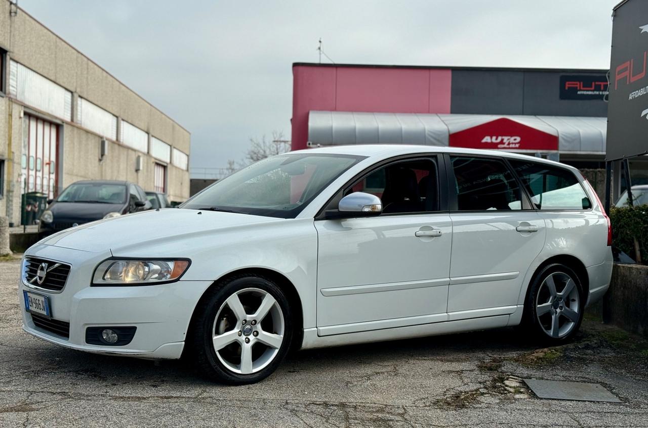 Volvo V50 DRIVe R-design 2012 1.6D OK NEOPATENTATI