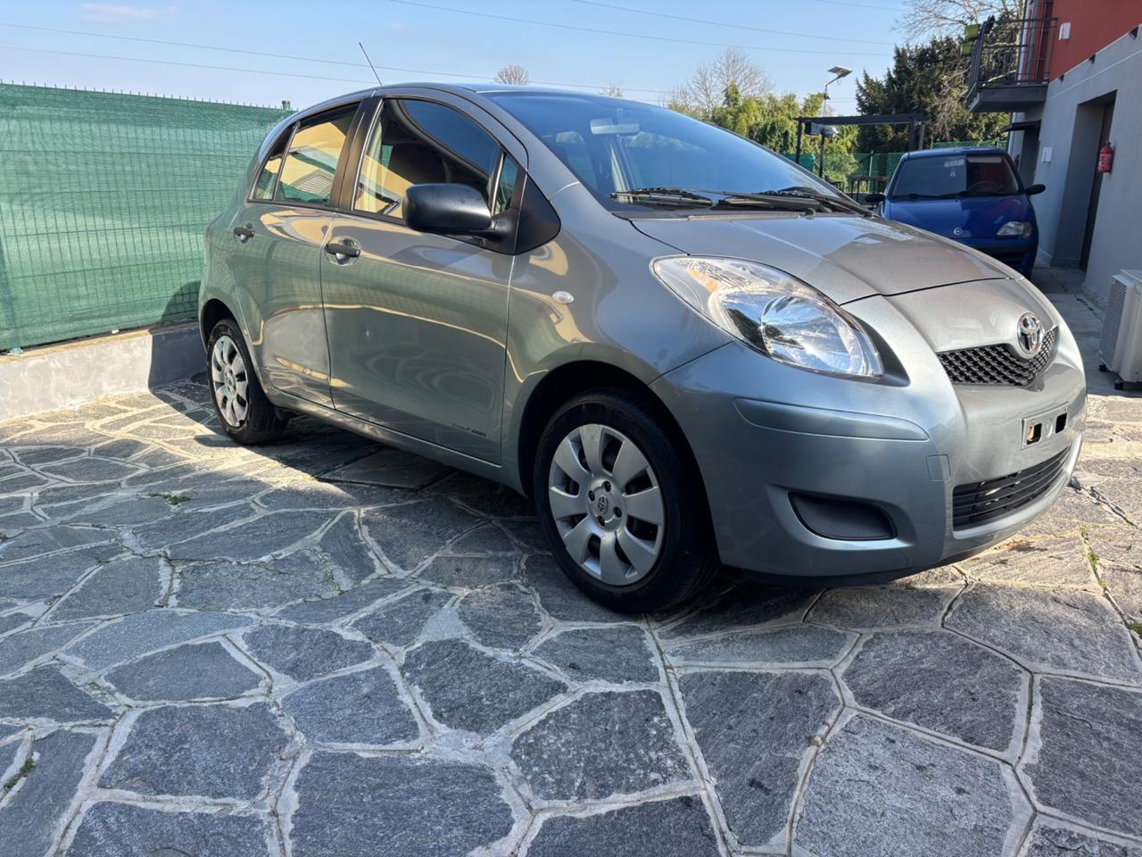 Toyota Yaris 1.0 5 porte Sol