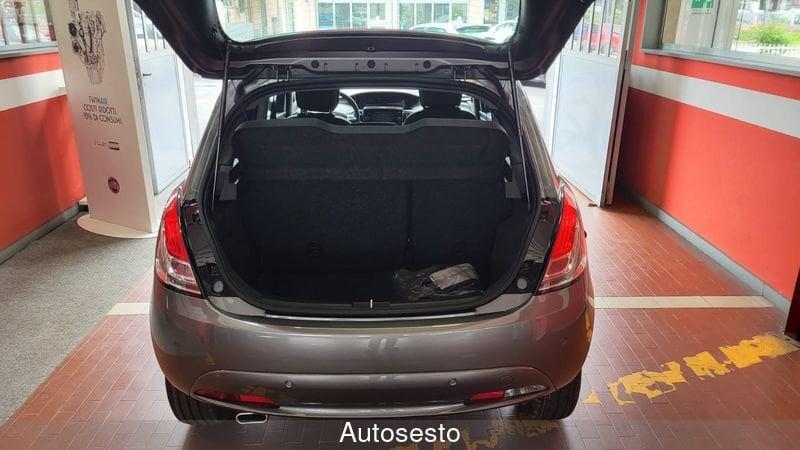 Lancia Ypsilon 1.0 FireFly 5 porte S&S Hybrid Platino