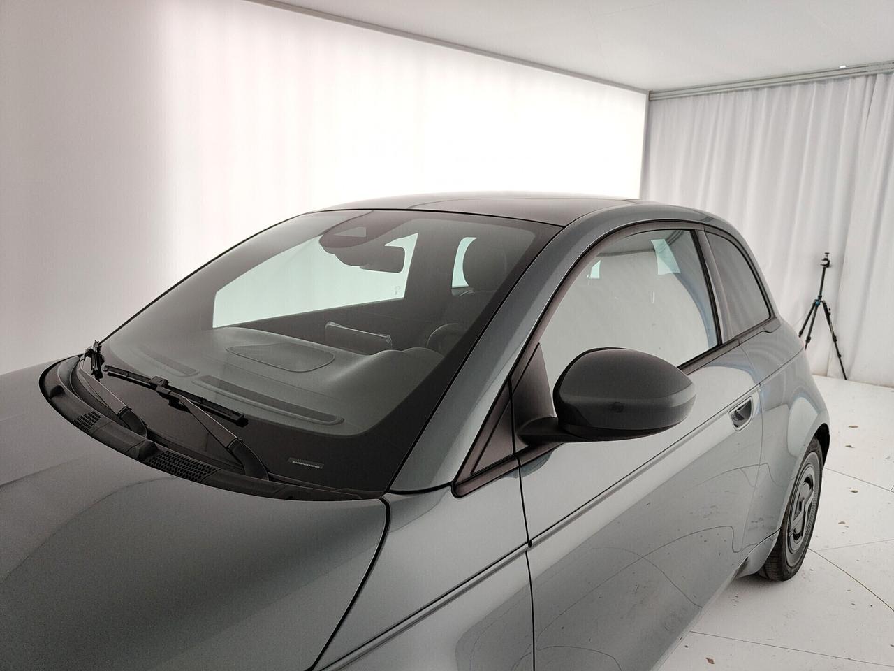 Fiat 500e Berlina 42 kWh Giorgio Armani