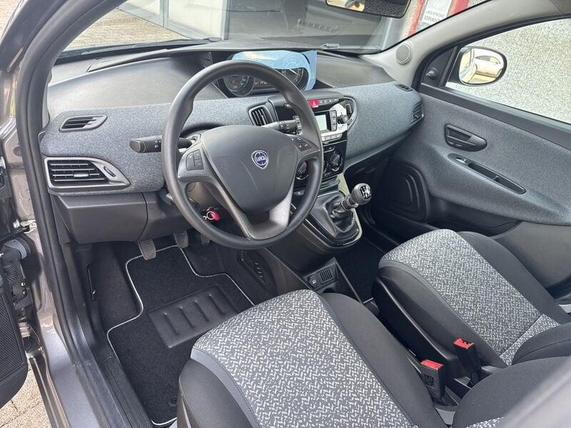 Lancia Ypsilon Ypsilon 1.0 FireFly 5 porte S&S Hybrid Silver