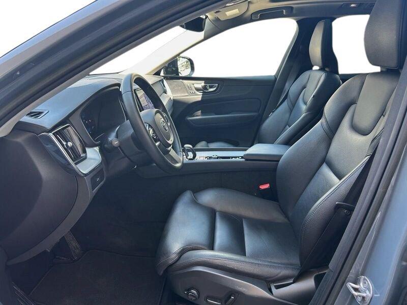Volvo XC60 B4 197+14 CV AWD Mild Hybrid Diesel Automatico Ultimate Dark