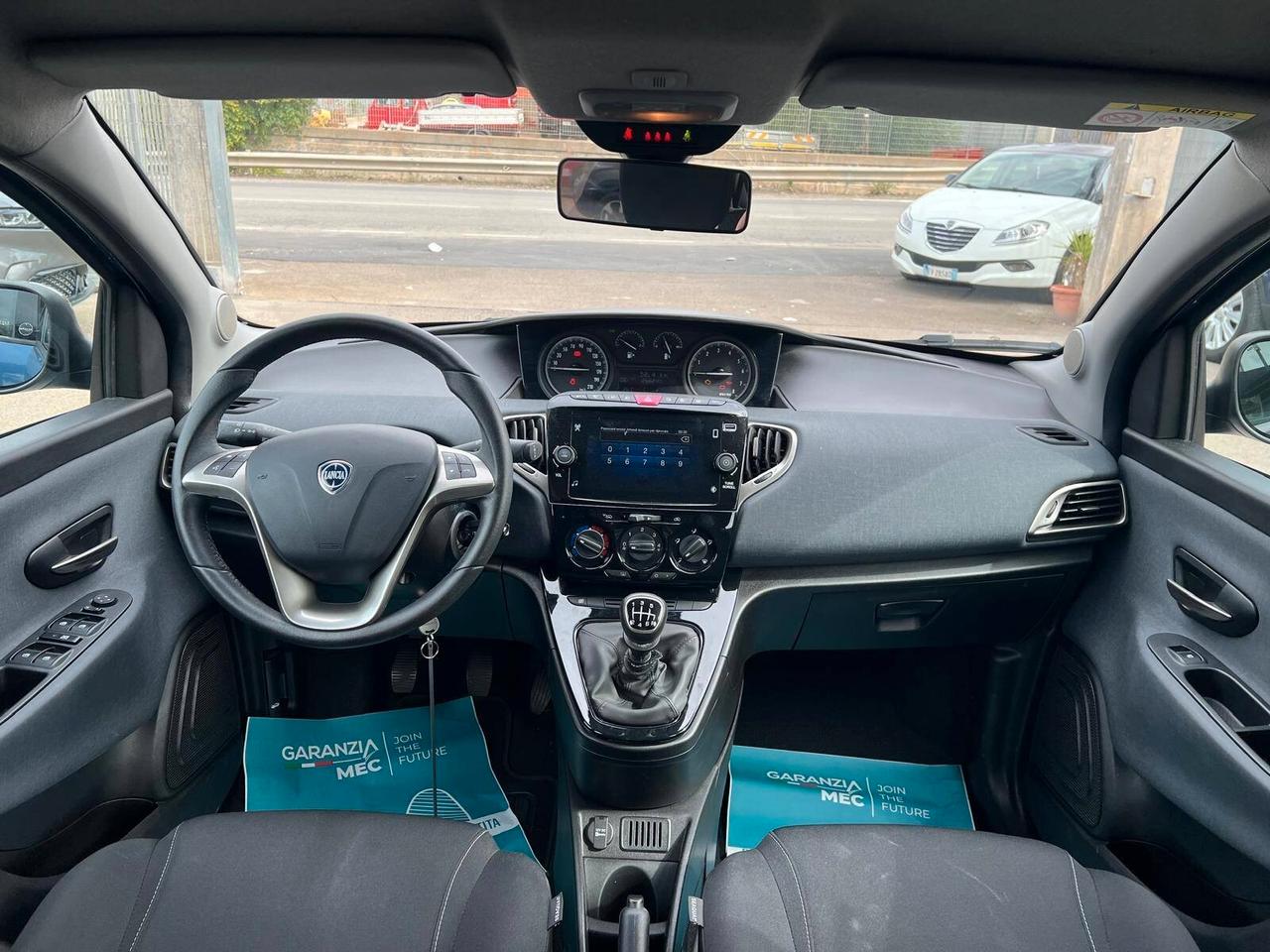 Lancia Ypsilon 1.0 Hybrid cv69 anno 2021 km 25.624