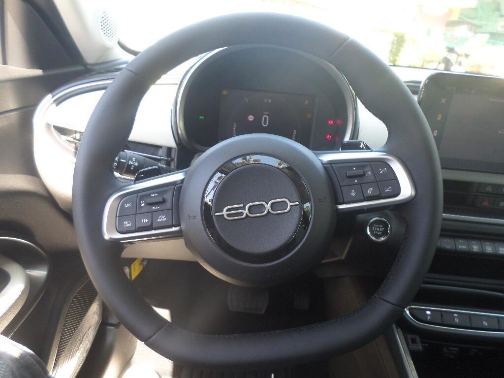 Fiat 600 Hybrid 100 CV DCT MHEV La Prima