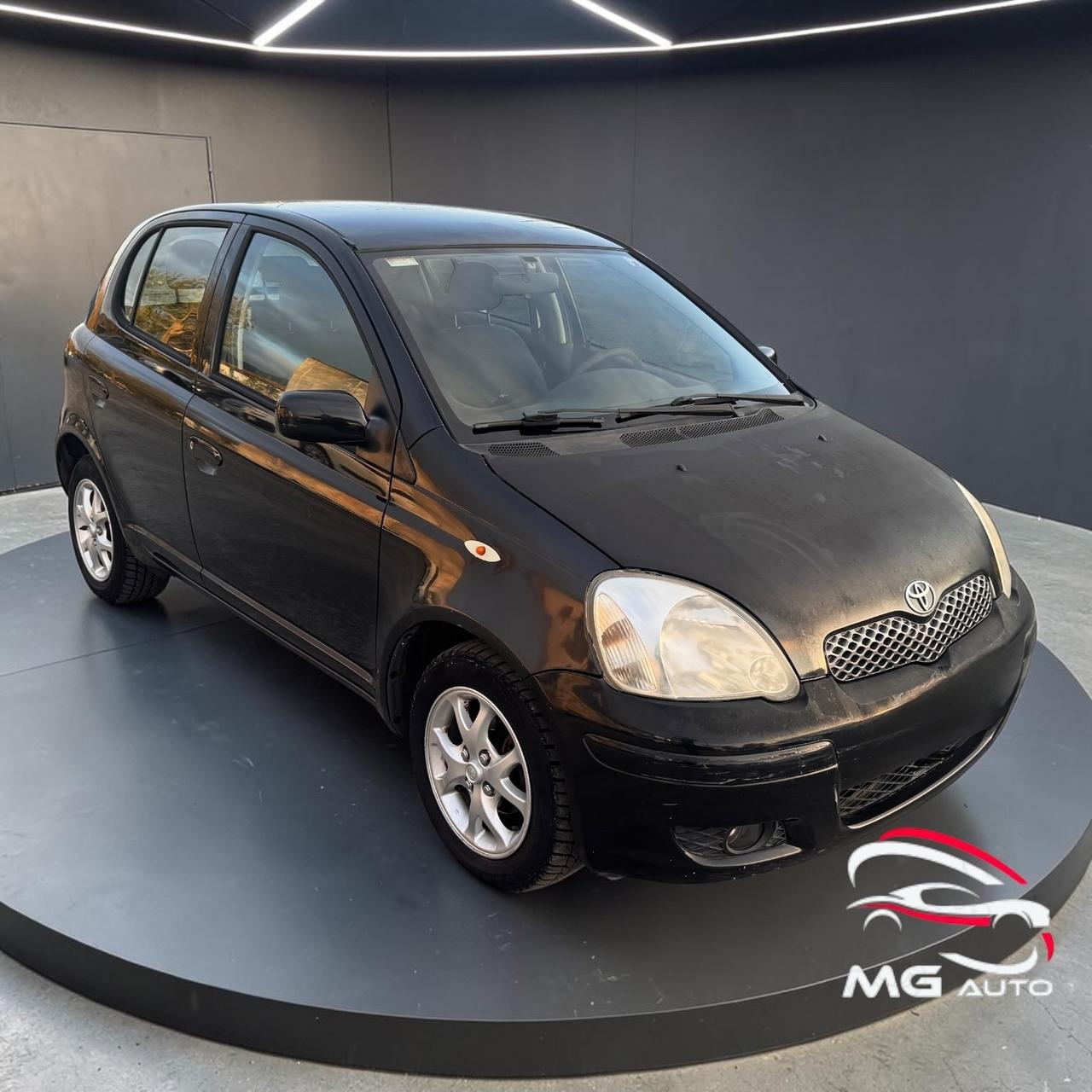 Toyota Yaris 1.0i 16V cat 5 porte Sol