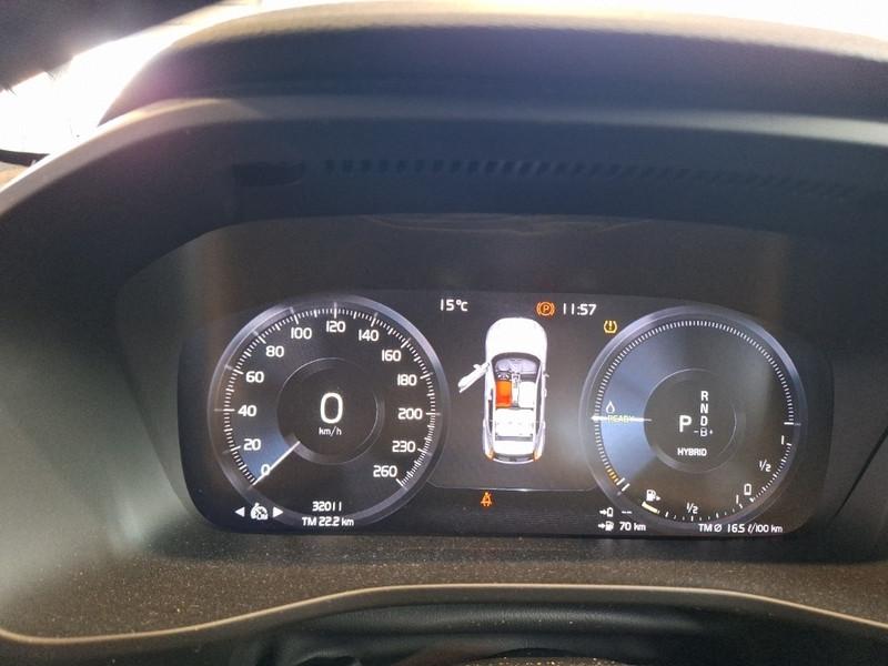 VOLVO XC40 T4 PLUG-IN HYBRID AUTO RECHARGE R-DESIGN 5 PORTE SUV