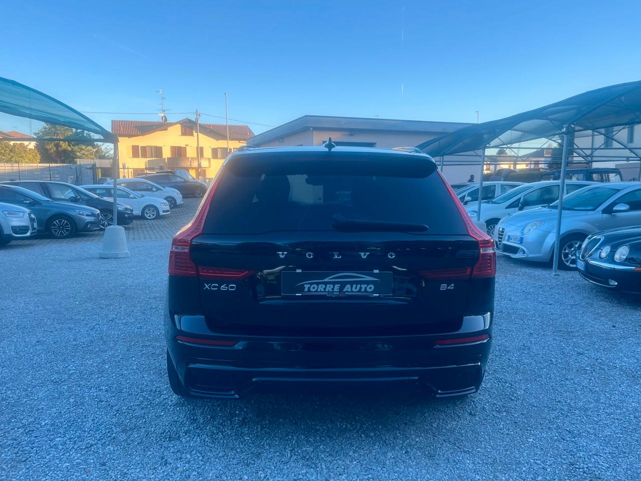 Volvo XC60 B4 automatico Plus Dark N1