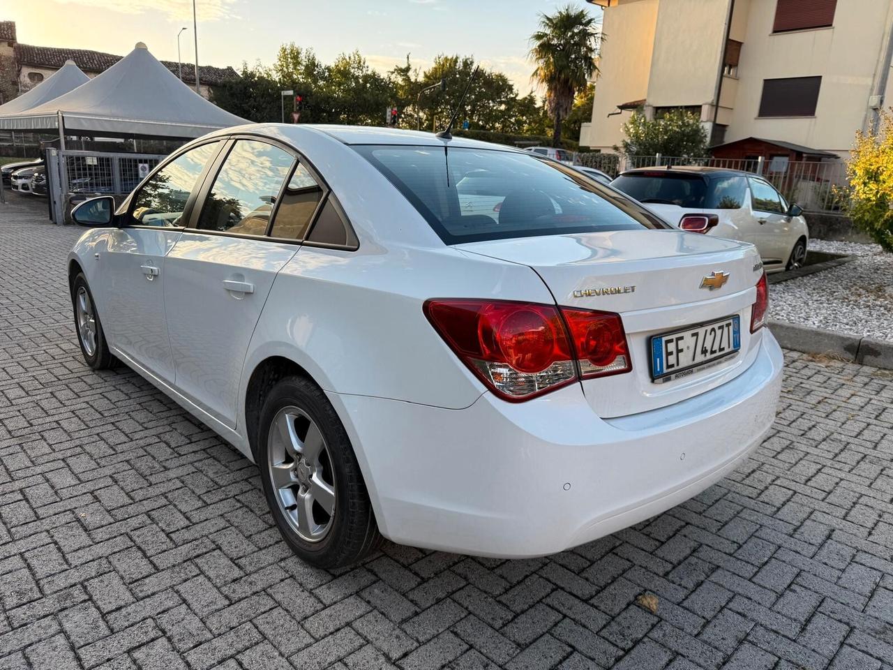 Chevrolet Cruze 1.6 LS