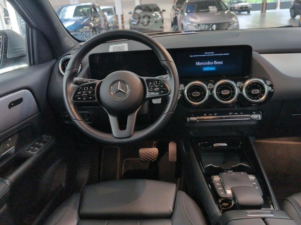 MERCEDES-BENZ GLA 200D 150CV AUTOMATIC BUSINESS LINE ( FARI LED - CRUISE - PELLE - NAVI PREMIUM - PARK ASSIST - TELECAMERA POST. )