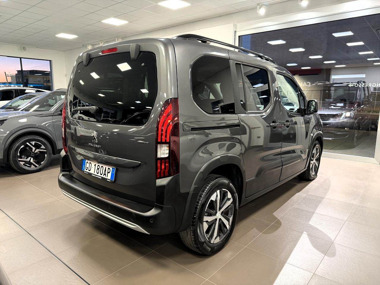 Peugeot Rifter BlueHDi 130 S&S EAT8 GT Line Standard