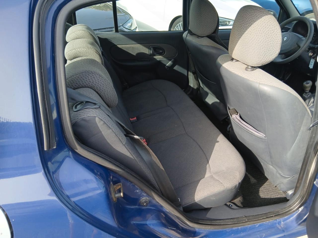 Renault Clio 1.2 cat 5 porte Confort Authentique