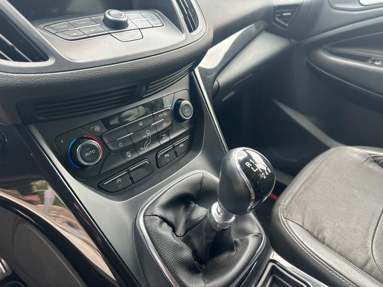 Ford Kuga 1.5 TDCI 120 CV S&S 2WD ST-Line