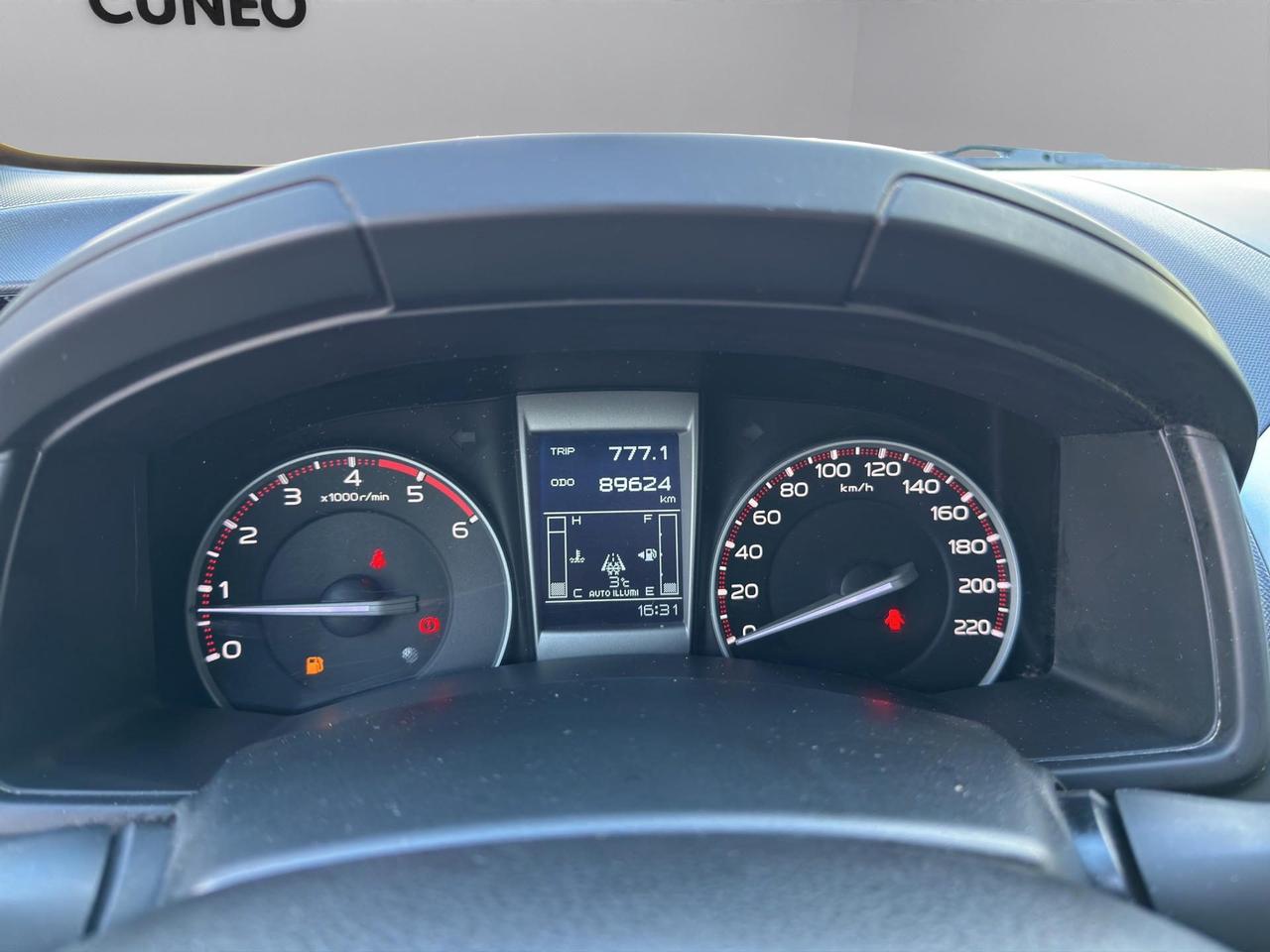 Isuzu D-Max 2.5 td crew Solar 4x4