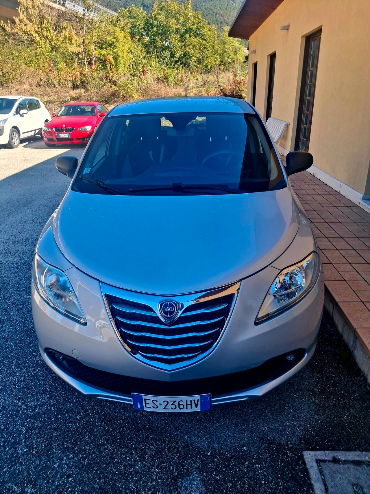 Lancia Ypsilon 0.9 TwinAir 85 CV 5 porte Metano Ecochic Gold